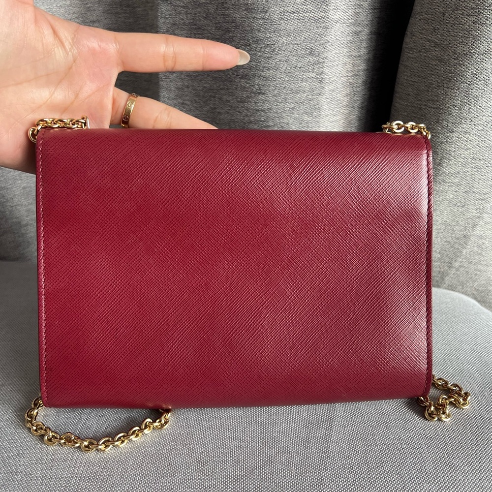 Salvatore Ferragamo Burgundy Crossbody Bag with Gold Chain - Picture 4 of 12
